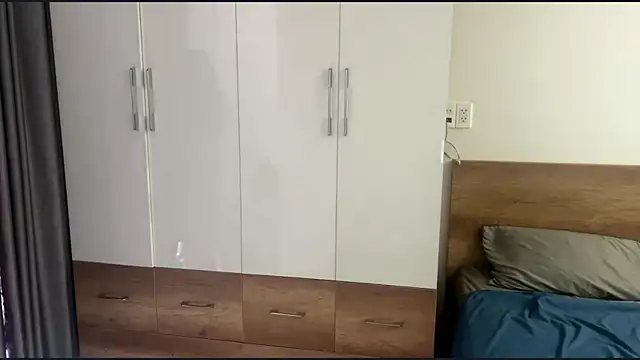 Watch Ela_Wish live on EroticFlix - High definition streams