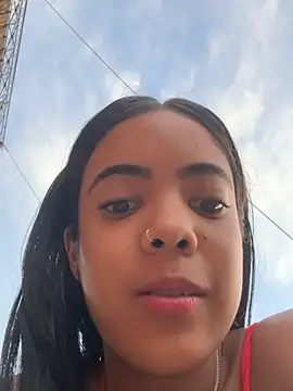 NAUGHTY_LITTLE_18 webcam