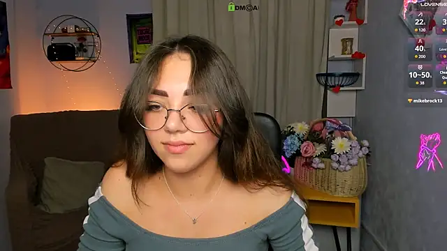 kiki_swan webcam