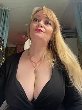Sweet-blonde webcam