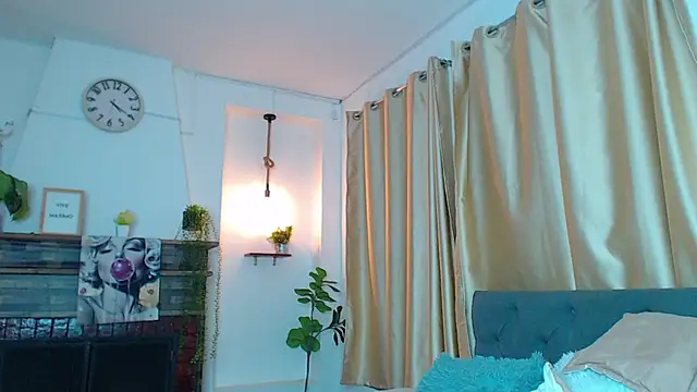 Emma_hassani webcam