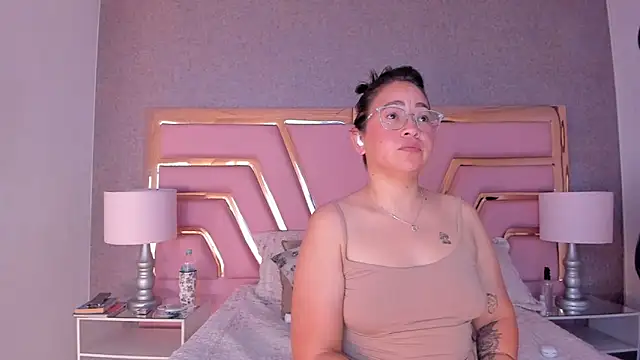 AlissBluumm webcam