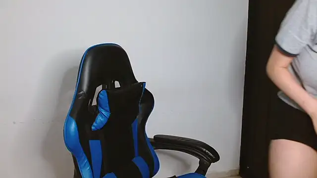alexaa08 webcam