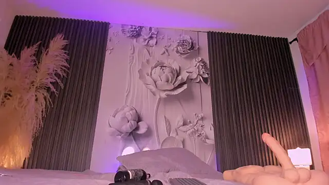 ShaniaDaniels webcam