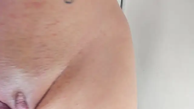 naiah_blue webcam