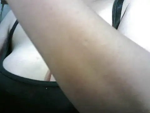 SquirtSellene18 webcam