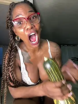 Bustykeyla webcam
