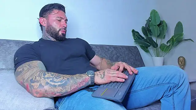alessrose (Ask my age) - cumshot