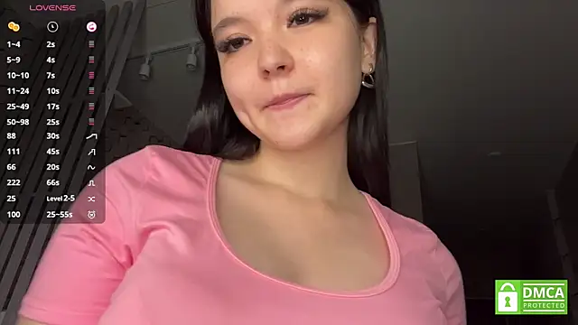 NikiGrandberry webcam