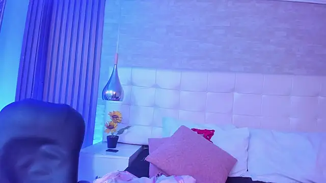 SofiaThoompson webcam
