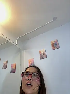 SophiaQueens live cam on StripChat