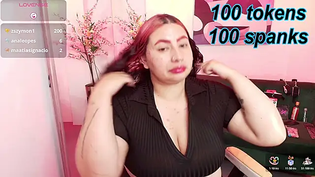 Raven_velmont live cam on StripChat