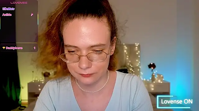 Little_humster live sex cam