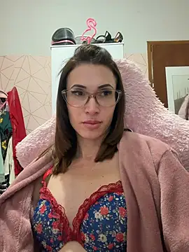Irresistible24 webcam