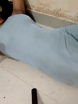 CuteMannaat webcam