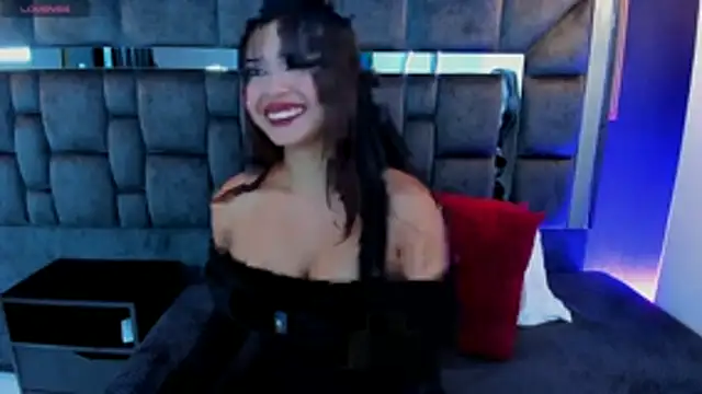 IssaJones_ webcam