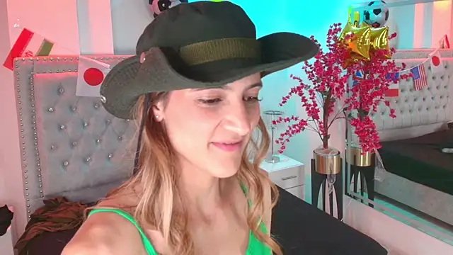 Juliieta_gray webcam