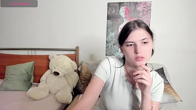 Kira_Devi webcam