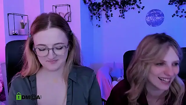 luna_berryy webcam