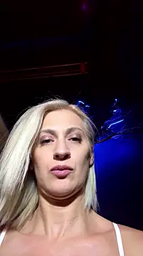 HOTLadyluna webcam