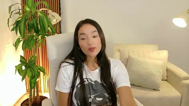 IAM__ZARA webcam