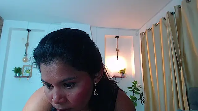 Emma_hassani webcam