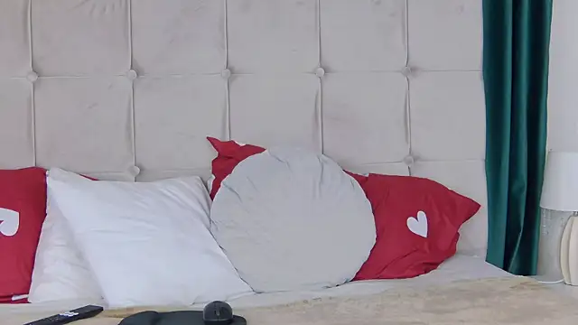 MissNaomiBelle webcam