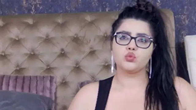 AriaRussell webcam