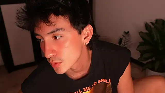 sweettaaron01 webcam