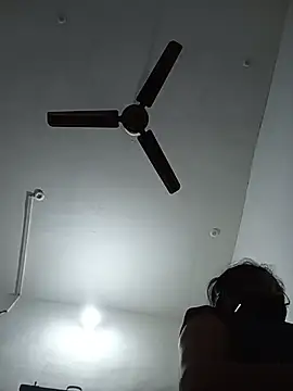 Menka_cut34 webcam