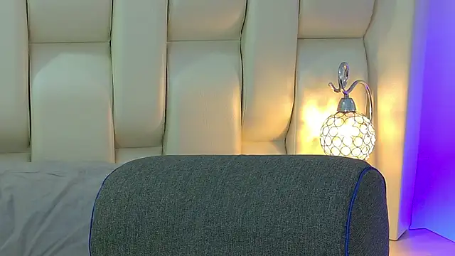 Mimi_Nyx webcam