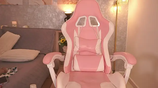 LillyThompson webcam