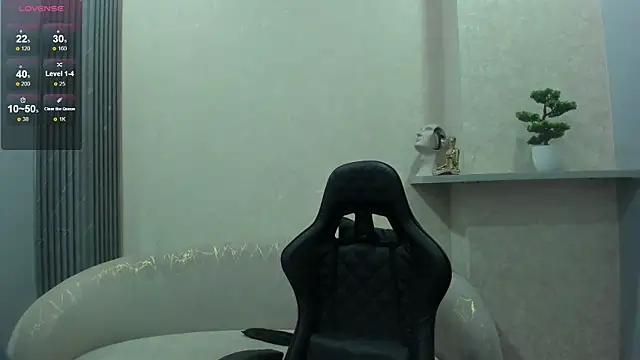 Emmaa_white_