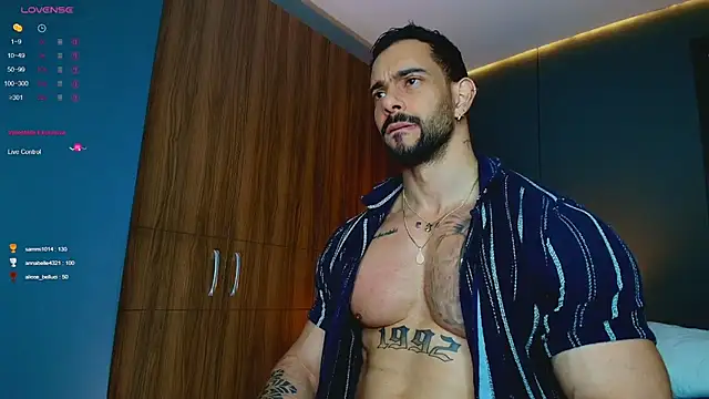 massimo_visconti live cam on StripChat