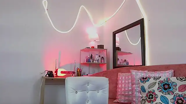 Megaan_Greey live cam on StripChat