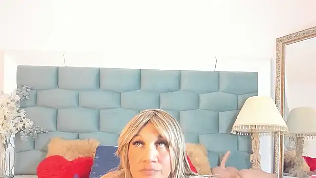 MiaMancini webcam