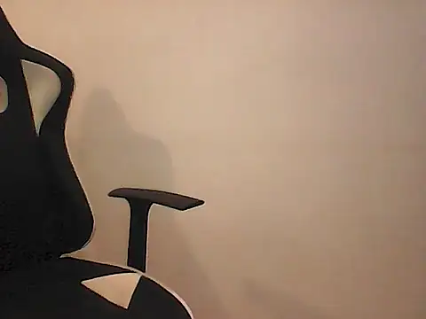 Kalel17073 live cam on StripChat