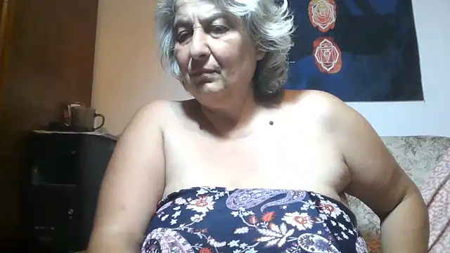 ExquisiteMature live cam on StripChat