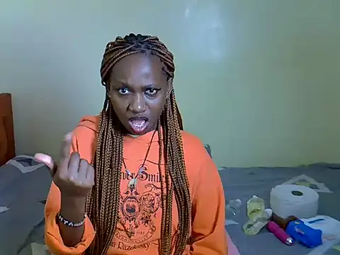 Pearl_petite webcam