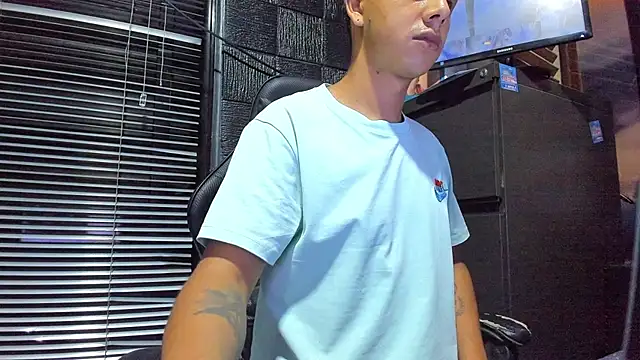 boy_bigcock24cm webcam