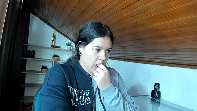 LinaBrowm webcam