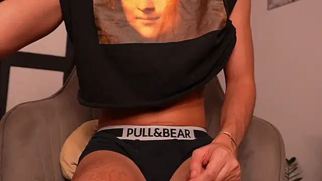 sweettaaron01 webcam
