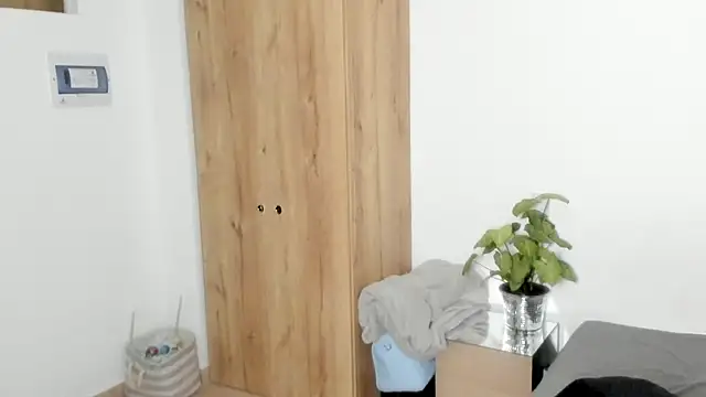 naomimoore828 webcam