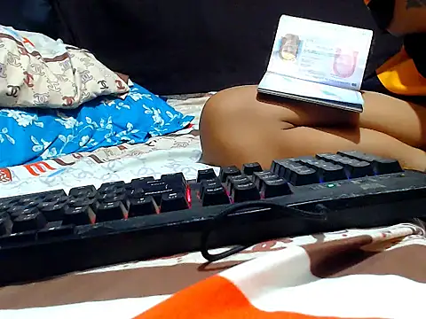 AwesomeMistress_Bigcock webcam