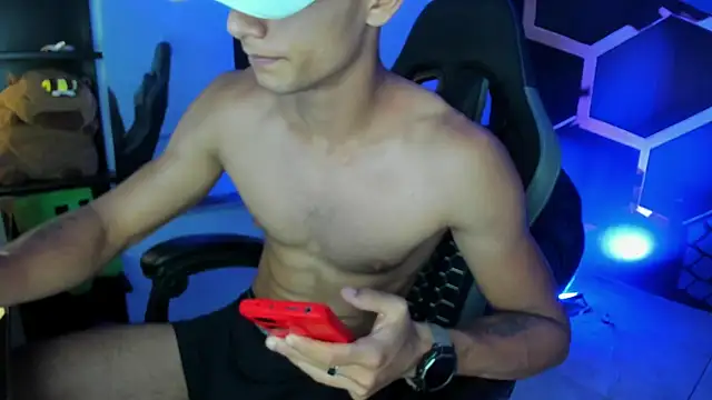 MaxiimoRomano_ webcam