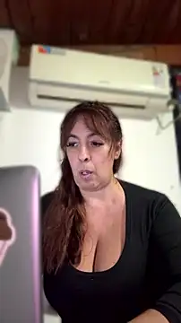 Sofyalone_ webcam