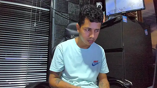 boy_bigcock24cm webcam
