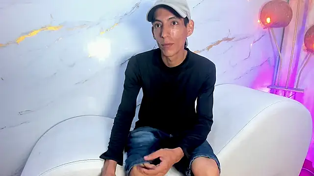 AmazingOrgasm webcam