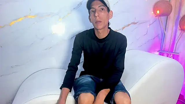 AmazingOrgasm webcam