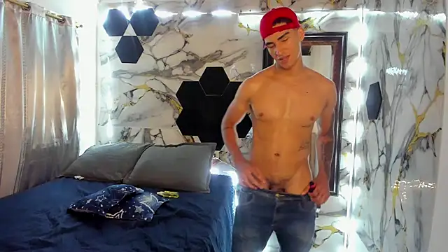 goldendesirexx (Ask my age) - STROKE MY COCK!